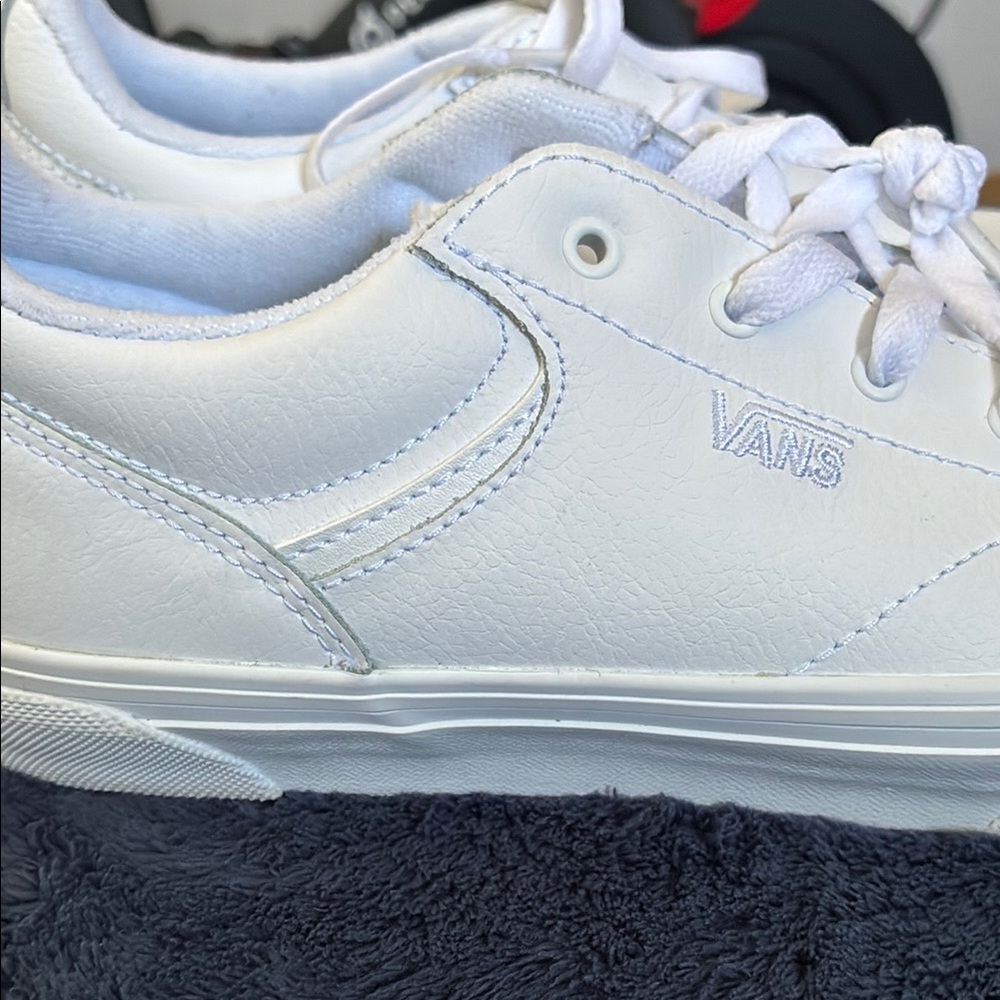 Vans White Canvas Sneakers Classic Low-Top - Picture 4 of 6